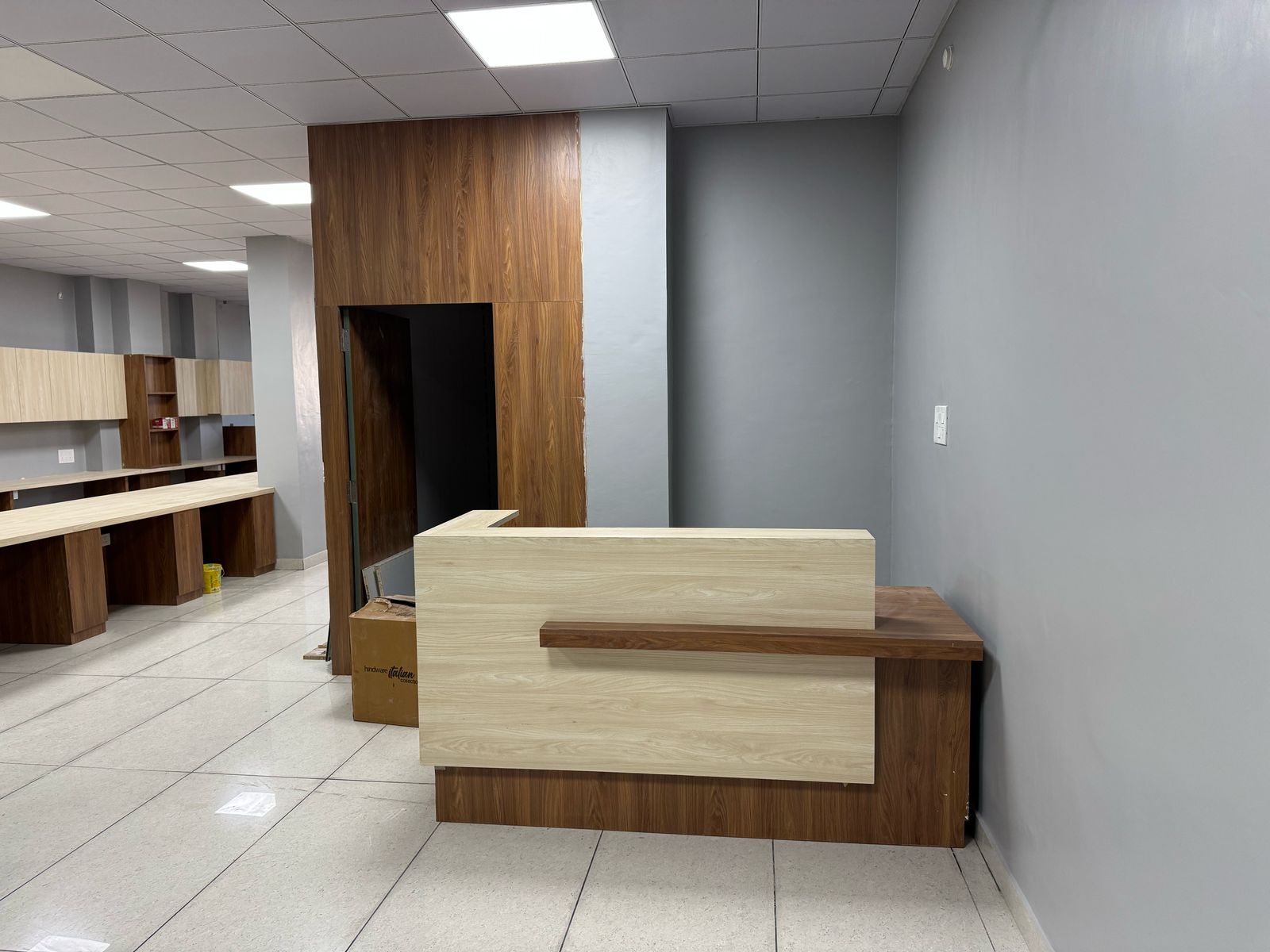 FULLY FURNISHED OFFICE  40 SEATS , 2 CUBICLES , ONE MD CABIN-Mansarover-Jaipur